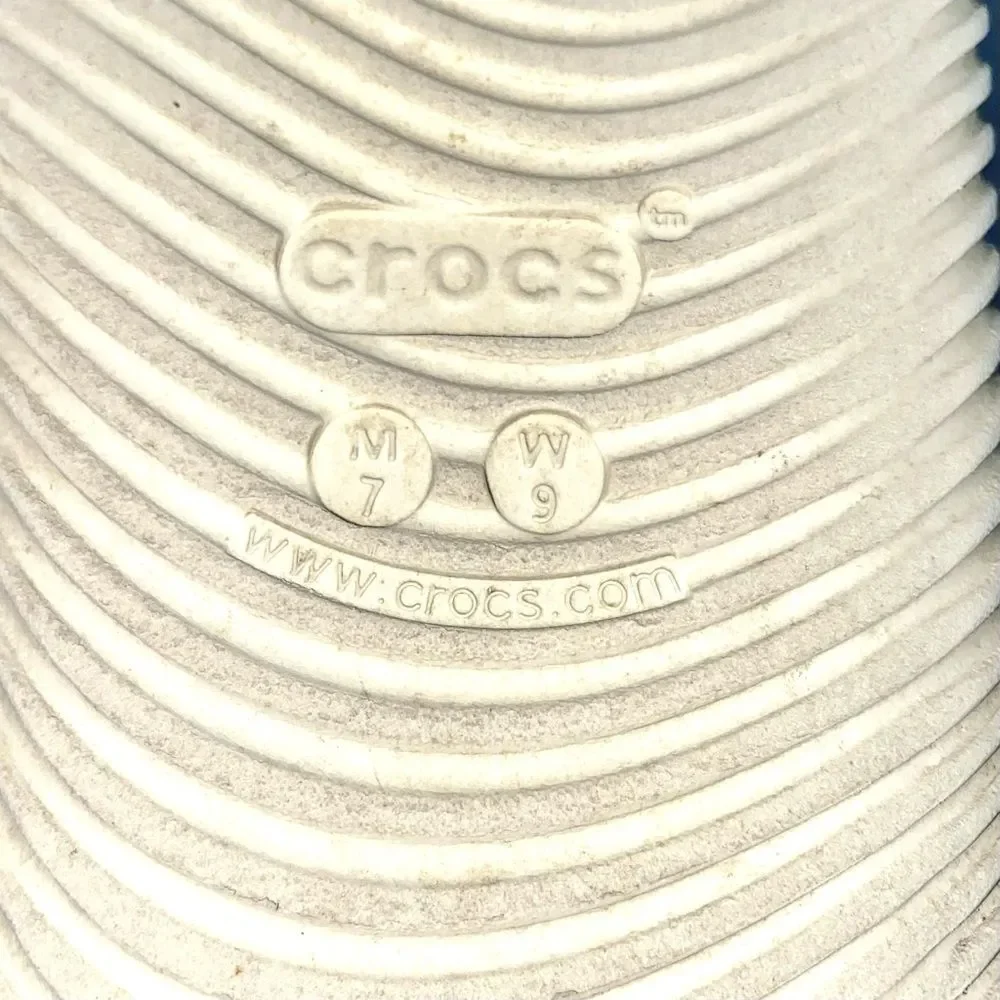 CROCS stride style